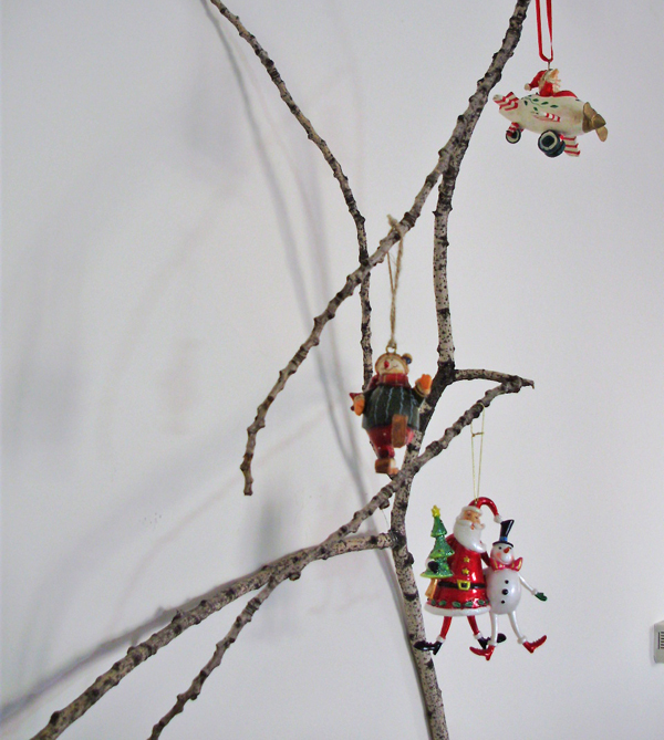 Christmas branches decoration, christmas decoration with branches, tree branches, christmas decoration, 
