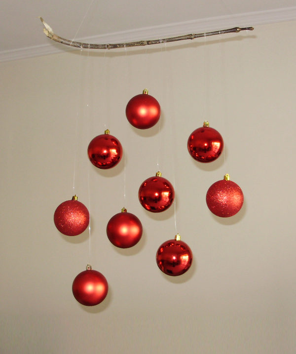 Hanging baubles, christmas decoration, christmas baubles, decoration projects, red baubles, 