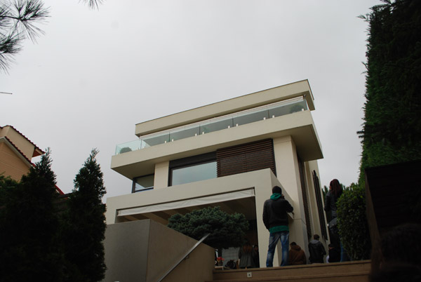 DSC 0916, two storey residence, glass railing