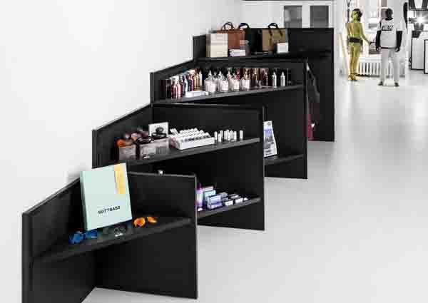 shop 03-10, shelves behind panels, retail design ideas